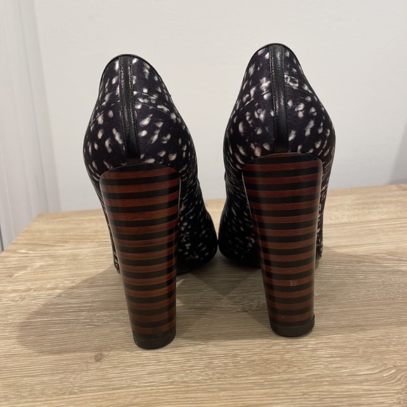 Emporio Armani Heels, Size 38 (7.5) - Picture 7 of 12